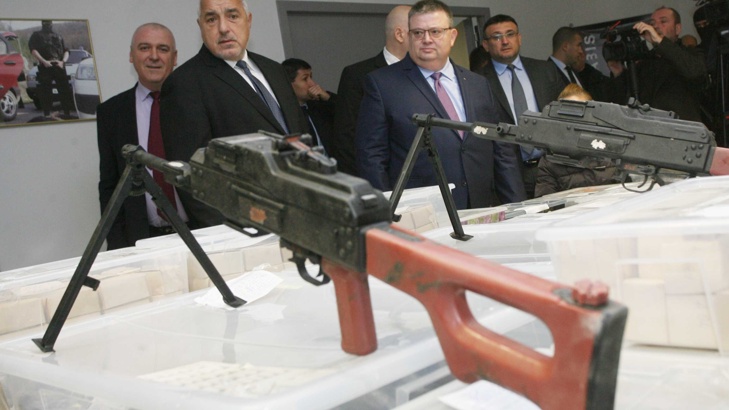 ГДБОП иззе голямо количество оръжие, излязло незаконно от "Арсенал"ГДБОП намери