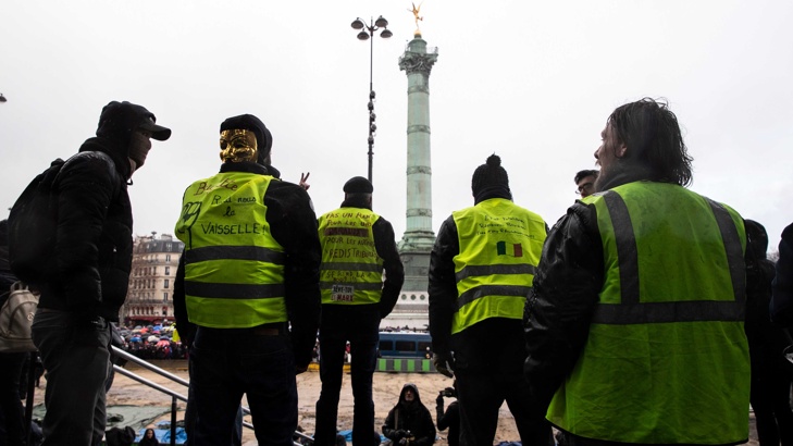 Засилени мерки в Париж заради протеста на 34 жълтите жилетки 34 и