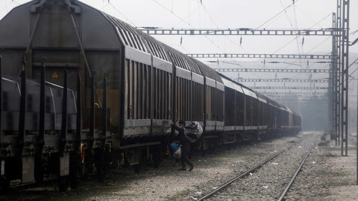 Сблъсък на влак и автобус в Сърбия 3 загинали и