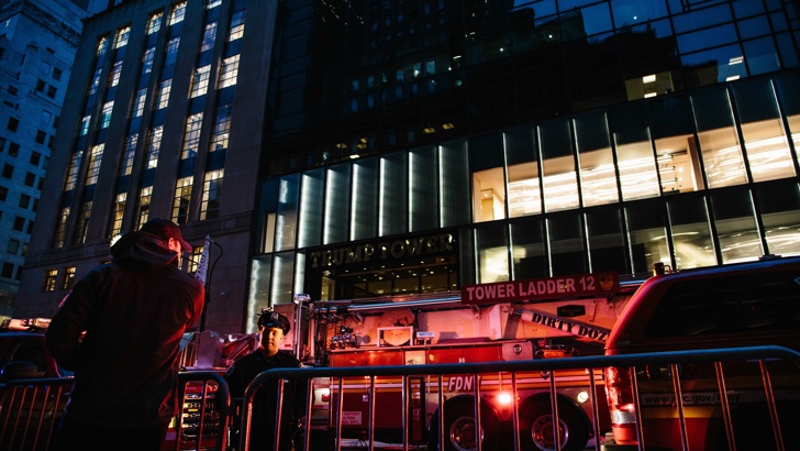 Пожарът, избухнал на 50-ия етаж на небостъргача "Тръмп Тауър" в