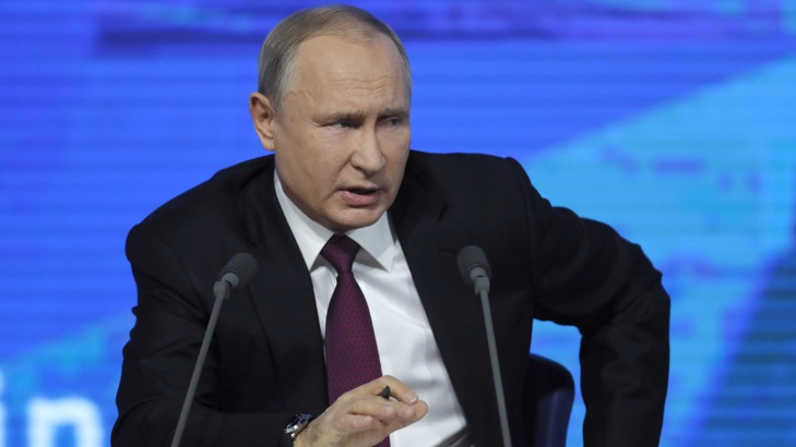 Путин сравни журналистите с шпионитеРуският президент Владимир Путин сравни журналистите