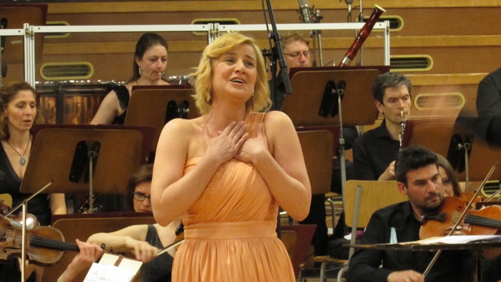 Оперната певица Мария Цветкова, солист на Бургаската опера, бе избрана