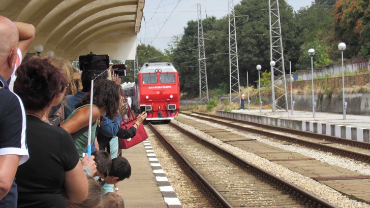 Железопътна линия между Македония и България да бъде готова до