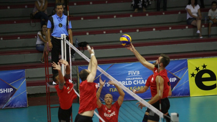 Волейболните национали спечелиха тренировъчната игра с Русия във ВарнаНационалният отбор