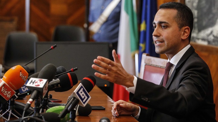 Италиански вицепремиер предлага страната да спре вноските в ЕСИталианският вицепремиер