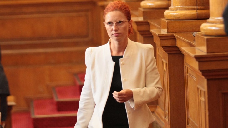 Парламентът освободи от поста Ралица Агайн 138 народни представители подкрепиха