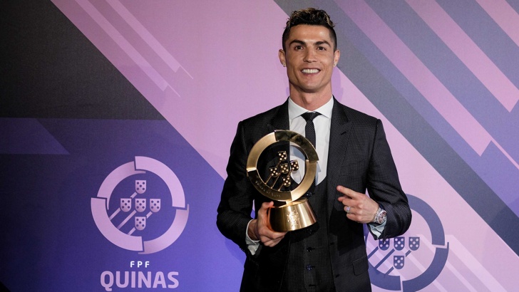 Нападателят на Реал Мадрид Кристиано Роналдо получи наградата за най добър