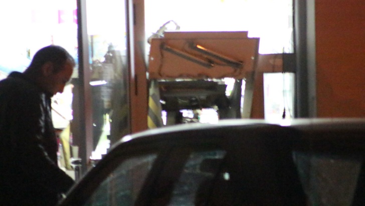 Взривиха банкомат в КазанлъкБанкомат беше взривен тази нощ в Казанлък