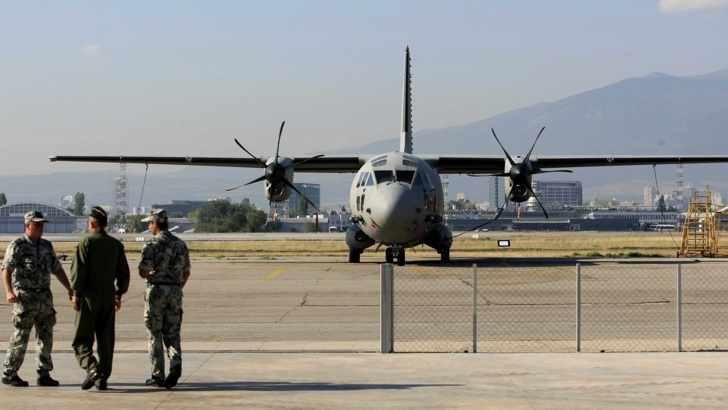 Военнотранспортната авиация ще отбележи 70 ата си годишнинаПрезидентът и върховен главнокомандващ