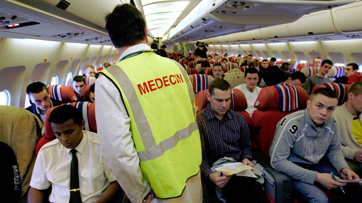 Вероятността човек да се зарази от болен пасажер в самолет