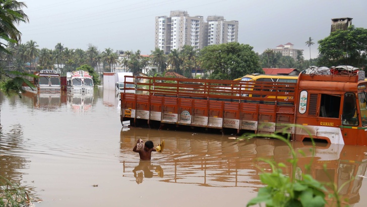 МВнР: Няма данни за пострадали български граждани при тежкото наводнение в Южна Индия