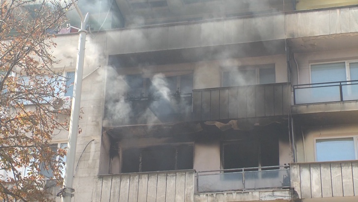 Апартамент горя в РусеПожар избухна в апартамент на 3-я етаж