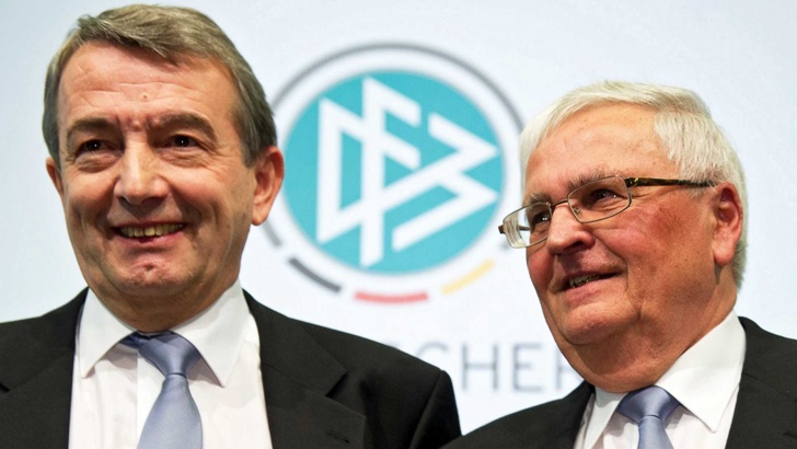 Двама от заподозрените лица - бившите президенти на ГФС Цванцигер (вляво) и Ниерсбах (вдясно).