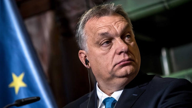 Орбан слага ръка върху над 500 медииУнгарският премиер Виктор Орбан