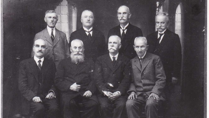 Първите директори на Солунската гимназия Георги Кандиларов и Божил Райнов през 1925 г. (НБКМ БИА)