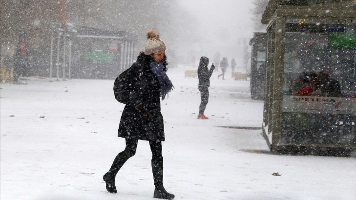 София със снежна покривкаВ столицата вече се образува снежна покривка