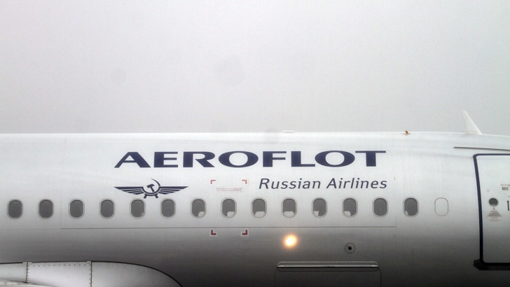 Британските власти извършиха проверка на борда на руски самолет принадлежащ