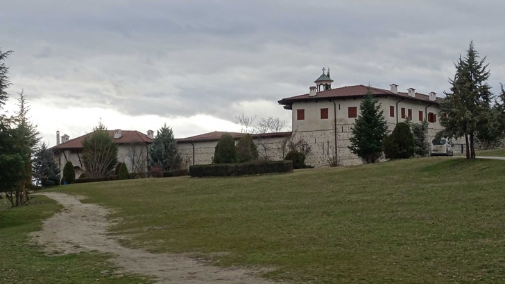 Роженският манастир „Рождество Богородично“ е най-големият в Пиринска Македония.