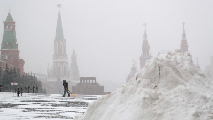 Отменени и закъсняващи полети заради силния снеговалеж в Москва11 полета