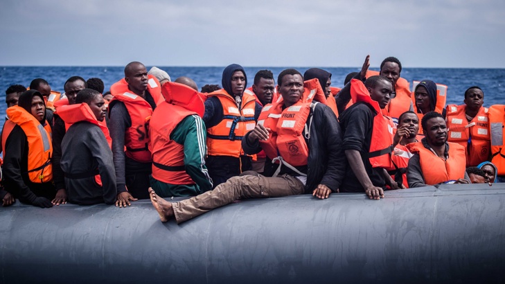 Над 100 000 мигранти годишно в Европа през СредиземномориетоБроят на