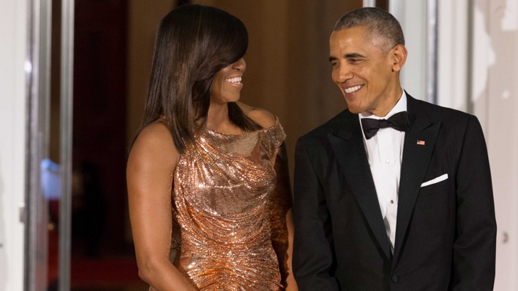 Барак Обама изненада Мишел при представянето на книгата й Бившият