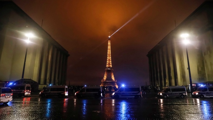 Пожар в центъра на Париж 7 жертви и 27