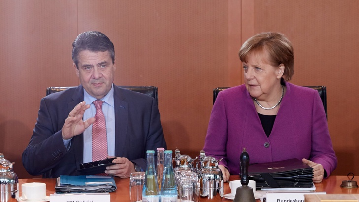 Габриел се надява Меркел да подаде оставка още през 2019