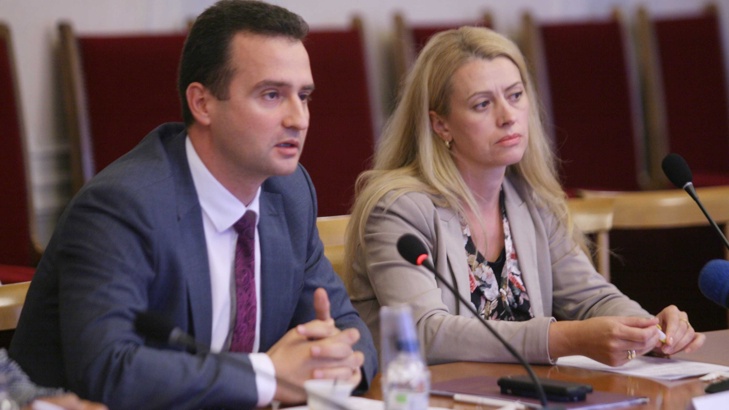 На снимката:  заместник-министърът на енергетиката Жечо Станков