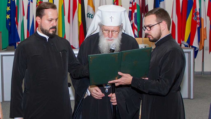 Патриарх Неофит Историческа отговорност е църквата да почита паметта на