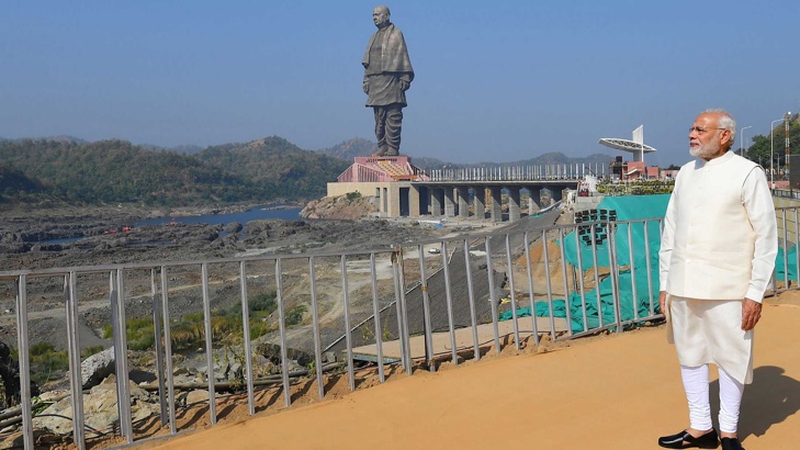 В Индия откриха най-високата статуя в светаВ Индия официално беше