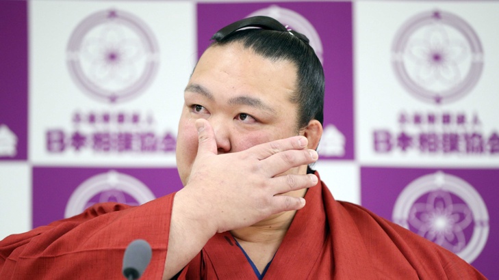 Йокудзуна Кисеносато обяви че прекратява своята сумо кариераЯпонският велик шампион