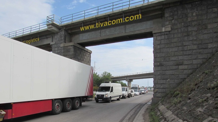 Край на задръстванията в района преди ГКПП Дунав мост ще