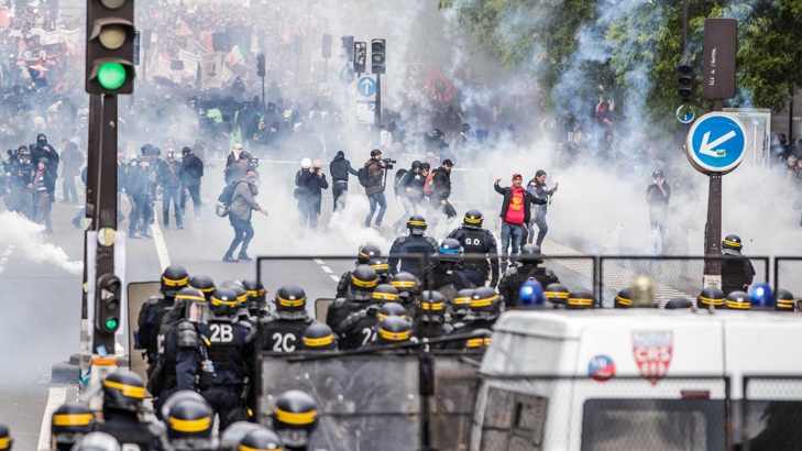 Френската полиция съобщи, че са задържани 109 души след първомайските