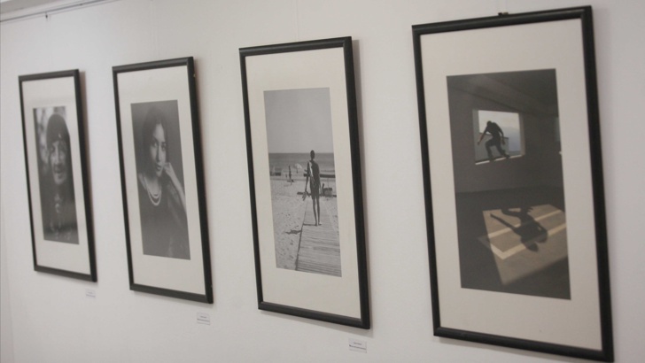 Изложба представя творческите търсения на ученици от фотографското училищеИзложба представя