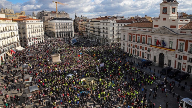 Хиляди пенсионери на протест в Мадрид с искане за по високи