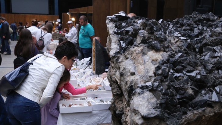 Страст и мания – минерали, скъпоценни камини и метеоритиНационалният музей