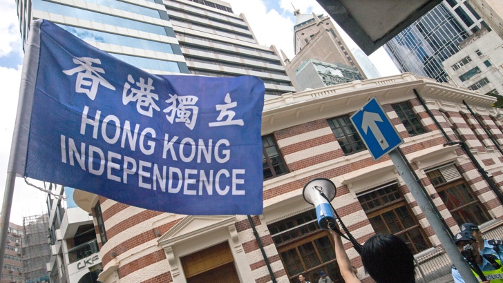 Жителите на Хонконг имат повече политически права от останалите китайци.