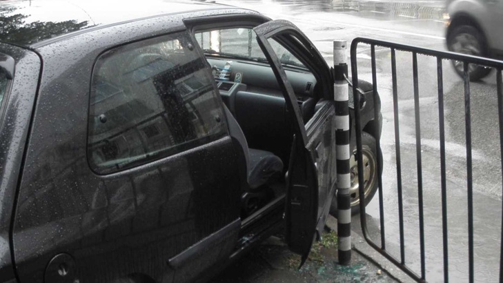 Автомобил помете двама на пешеходна пътека в ПетричБрат и сестра