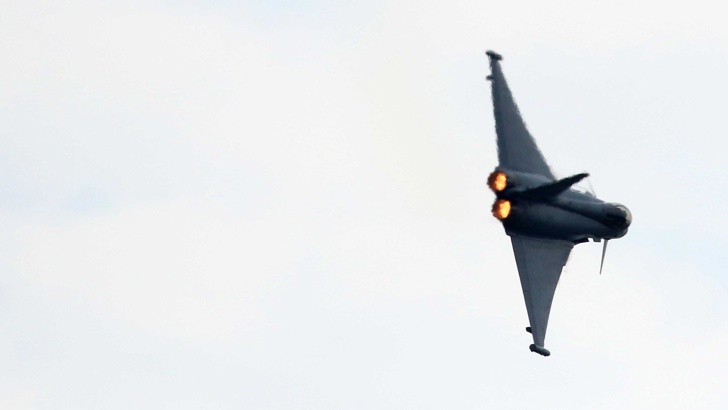 Самолет на НАТО погрешка изстреля ракета над ЕстонияМинистерството на отбраната