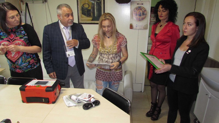 Онкодиспансерът в Русе получи нов дефибрилатор чрез дарения