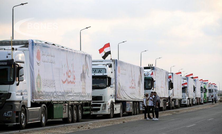 Another 8 trucks with humanitarian aid are expected to cross into Gaza on October 27