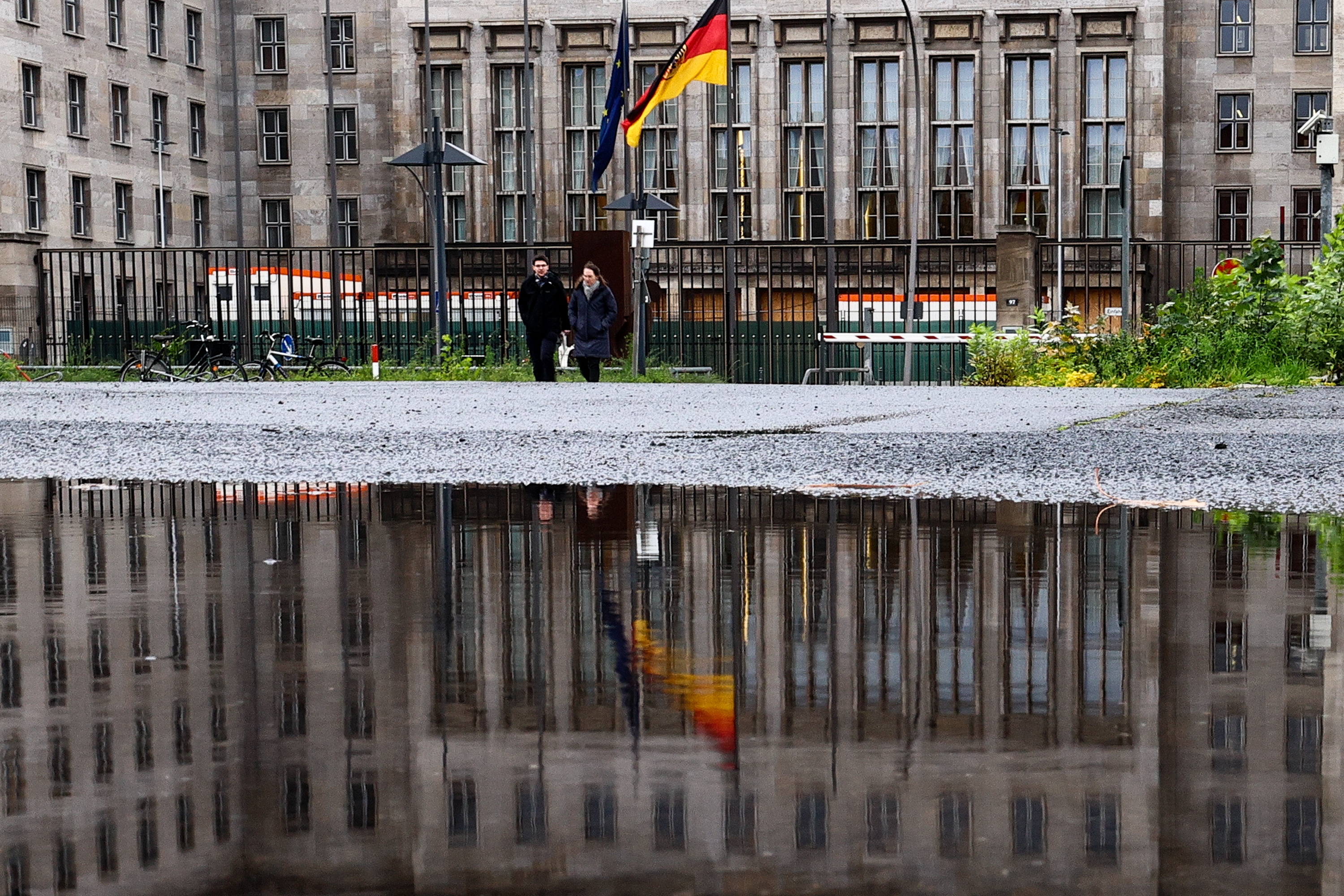 Berlin's budget "under heavy fire"