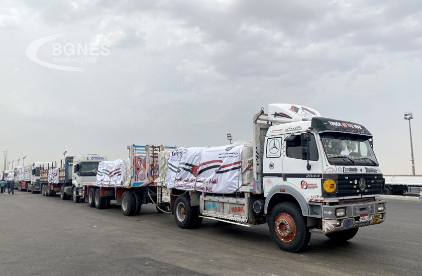 90 minutes after the start of the Israel-Hamas truce humanitarian aid trucks have started entering Gaza