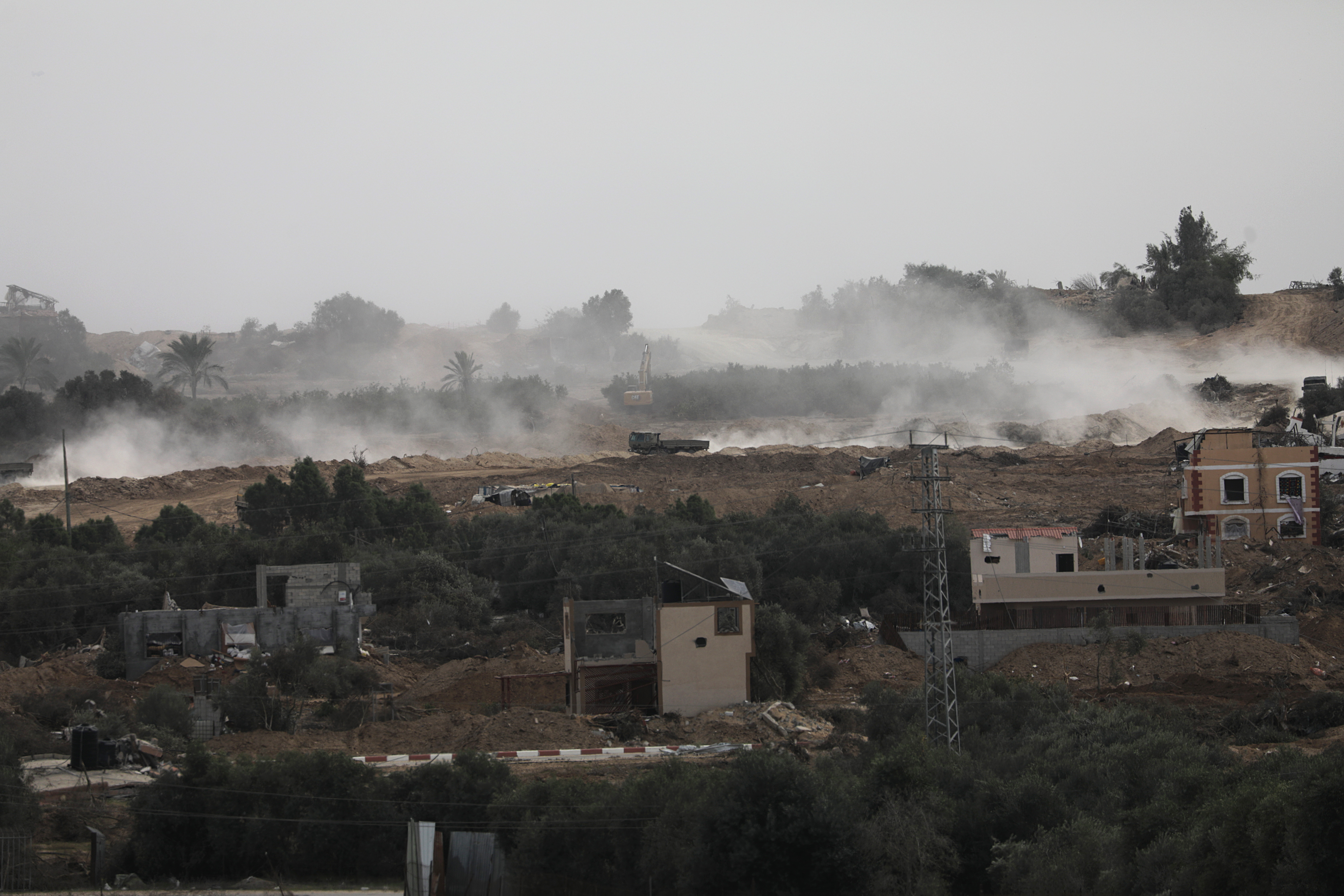 Hamas delays hostage release