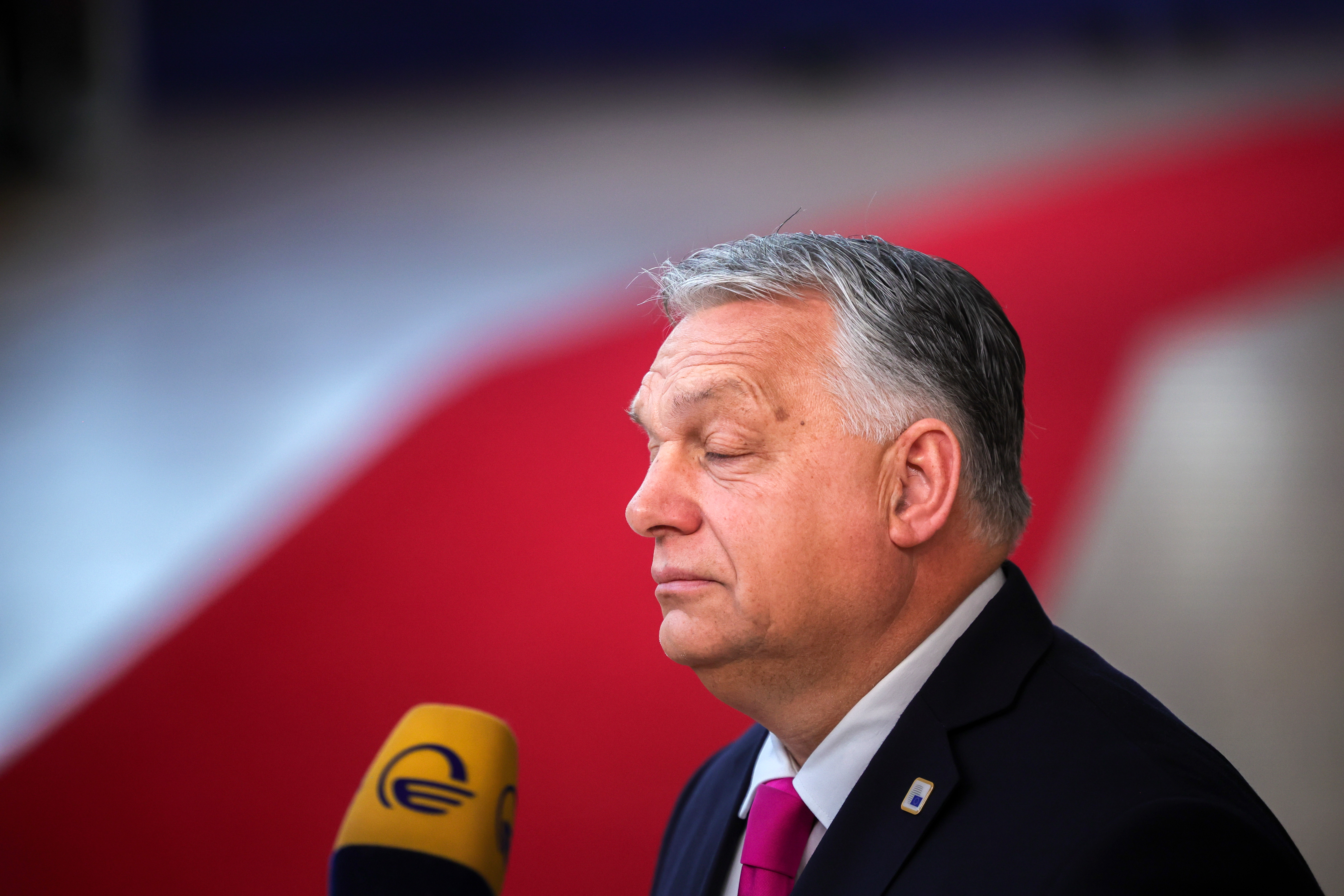 Orban blocks EU aid for Ukraine after membership talks agreed