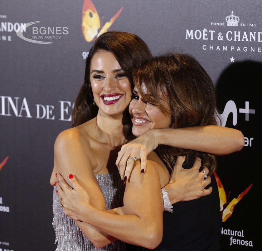 Penelope and Monica Cruz do not stop loving each other