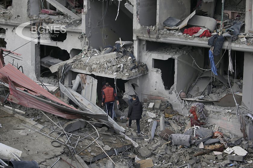 Israeli strike on refugee camp kills 106