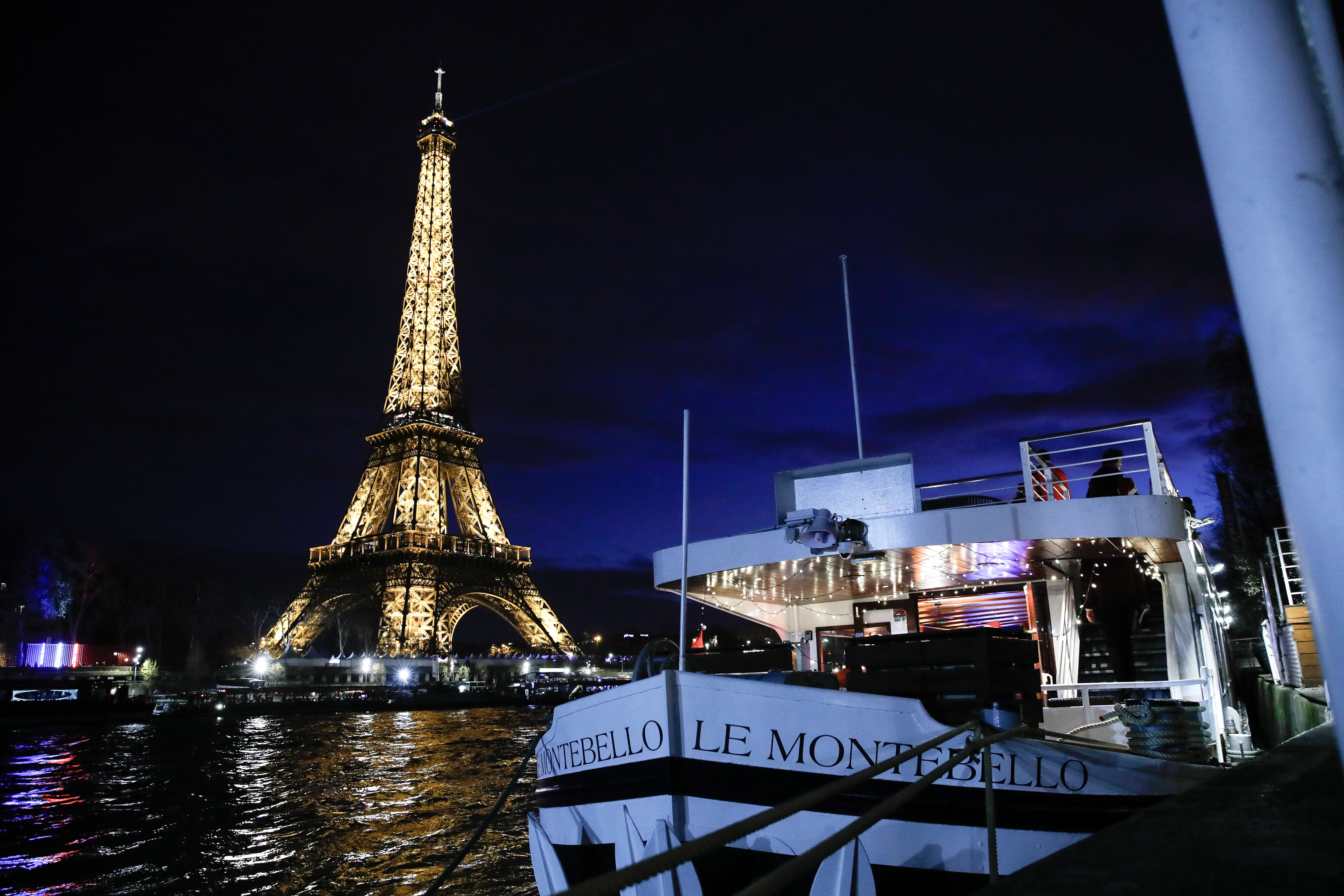 Fake news about a fire at the Eiffel Tower flooded social media