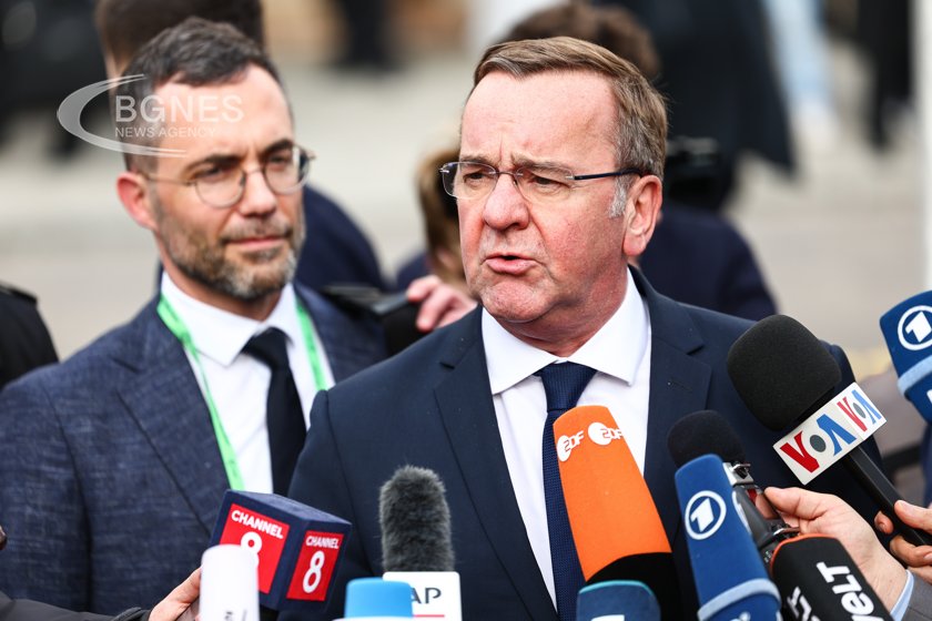Confidence in Germany 'unshakable' despite military leaks