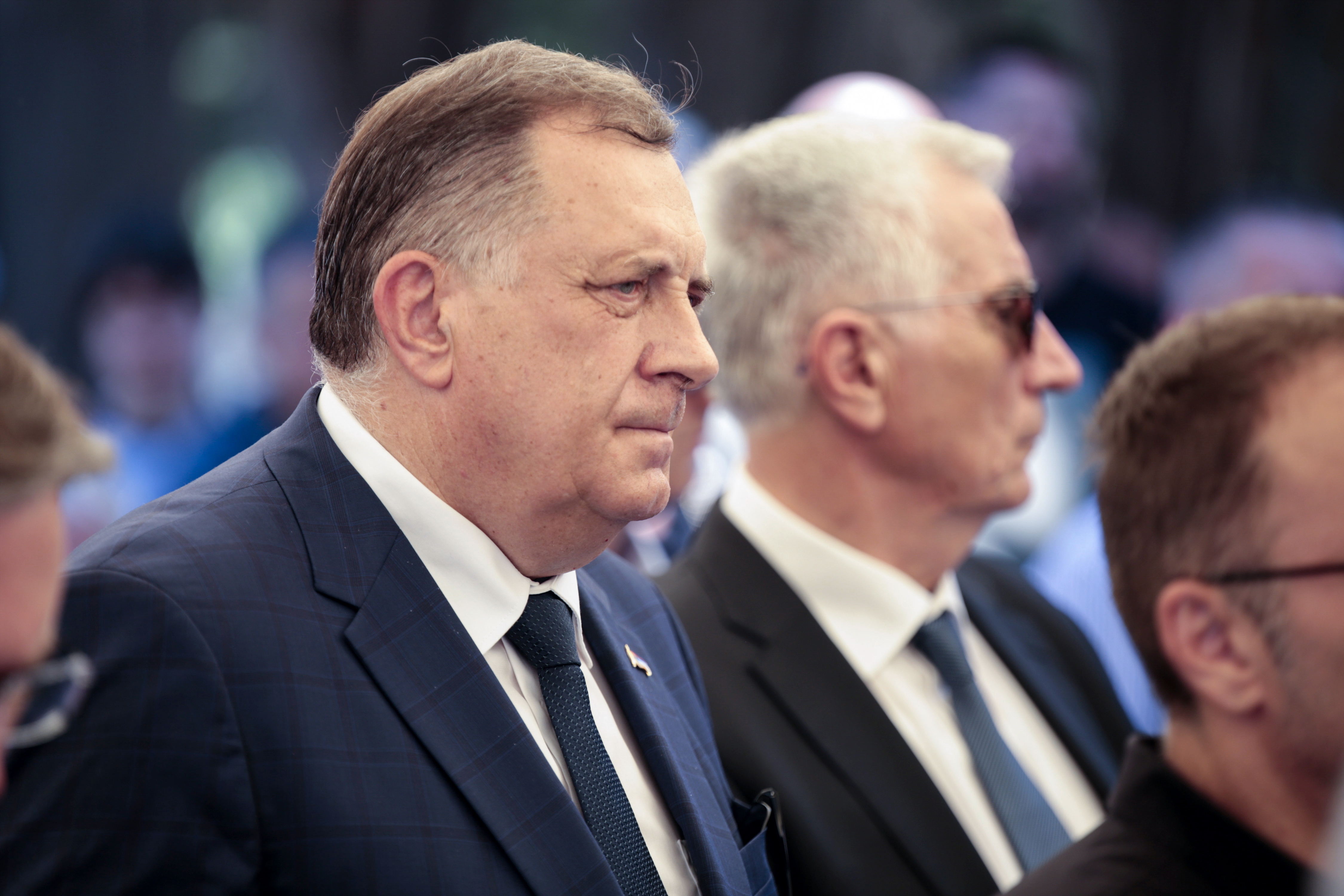 Milorad Dodik threatened Bosnian Muslims and called for "peaceful disintegration" of Bosnia and Herzegovina